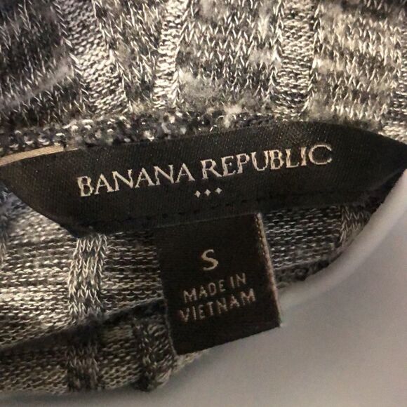 Women’s Banana Republic Turtleneck Long Sleeve Pullover Shirt  Size Small - Picture 5 of 5